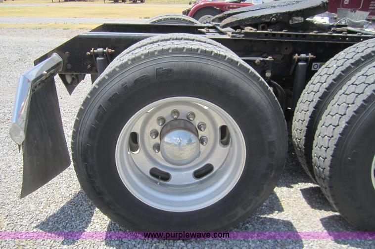 image for item A3852 2005 Kenworth W900 semi truck