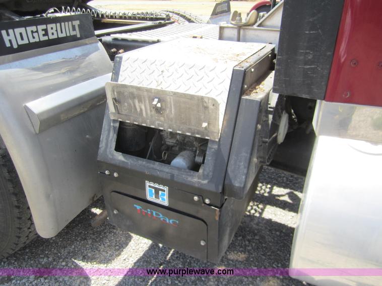 image for item A3852 2005 Kenworth W900 semi truck