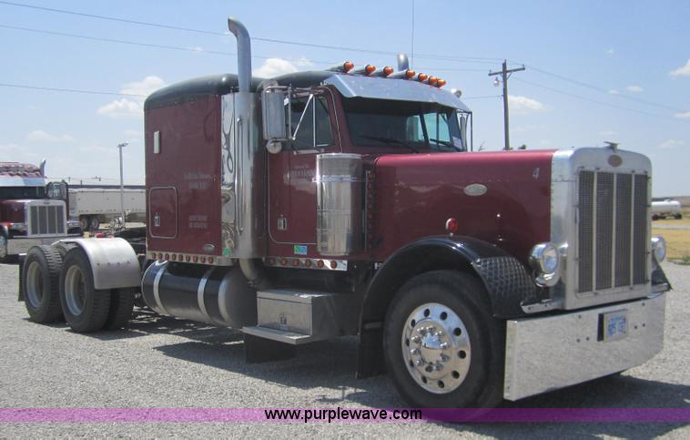 image for item A3853 1998 Peterbilt 379 semi truck