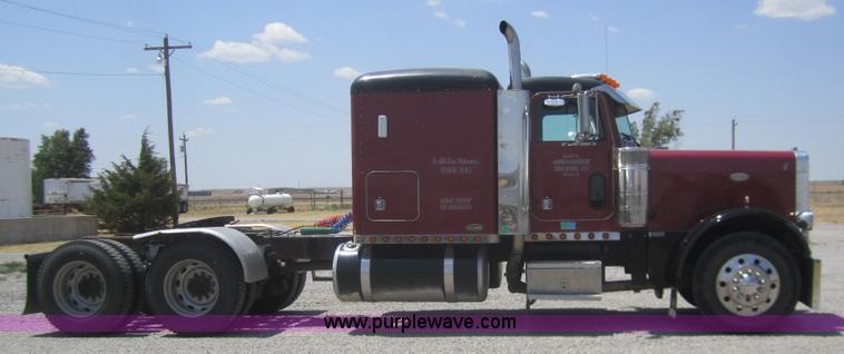 image for item A3853 1998 Peterbilt 379 semi truck