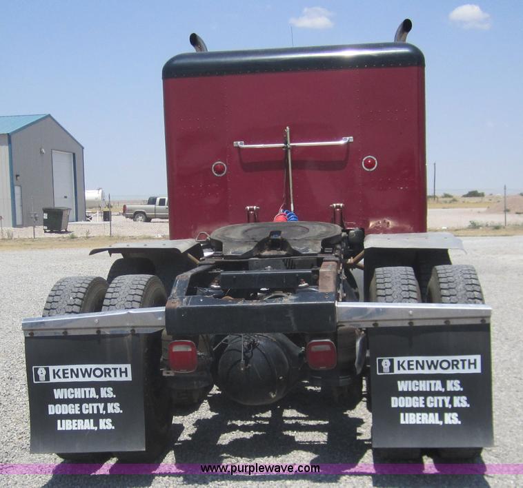 image for item A3853 1998 Peterbilt 379 semi truck