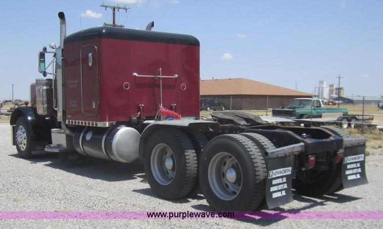image for item A3853 1998 Peterbilt 379 semi truck