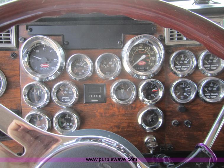 image for item A3853 1998 Peterbilt 379 semi truck