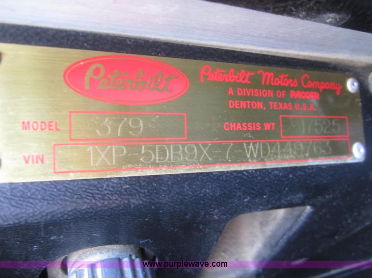 image for item A3853 1998 Peterbilt 379 semi truck