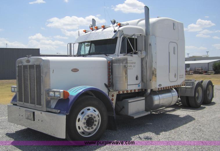 image for item A3854 1999 Peterbilt 379 semi truck