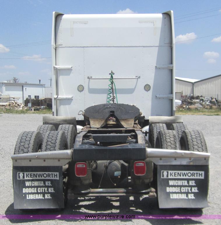 image for item A3854 1999 Peterbilt 379 semi truck