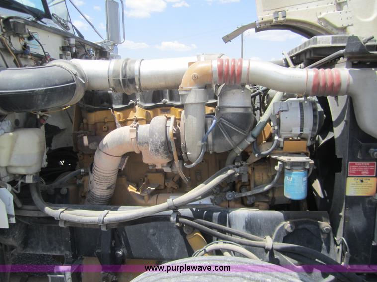 image for item A3854 1999 Peterbilt 379 semi truck