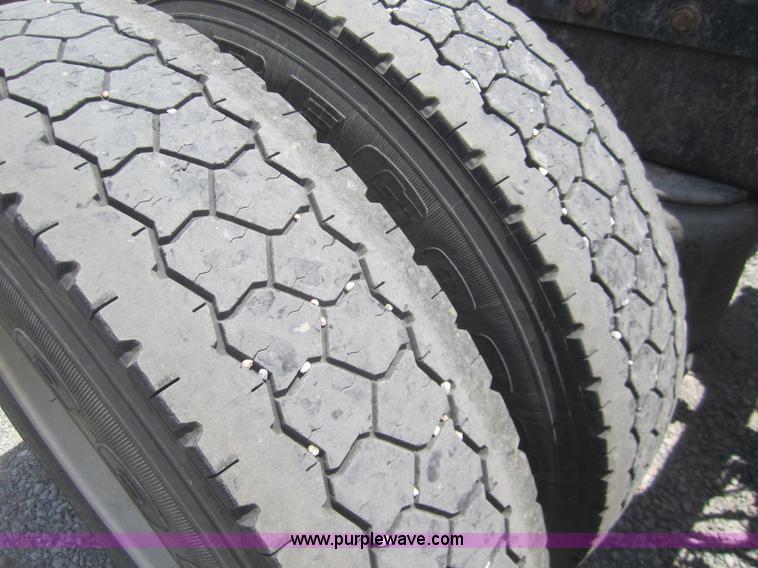 image for item A3854 1999 Peterbilt 379 semi truck