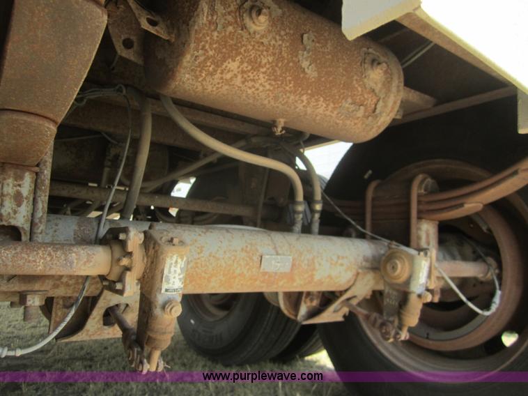 image for item A3855 1999 Wilson DWH-400 42' hopper trailer