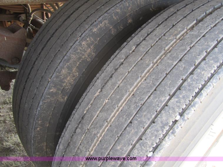 image for item A3855 1999 Wilson DWH-400 42' hopper trailer