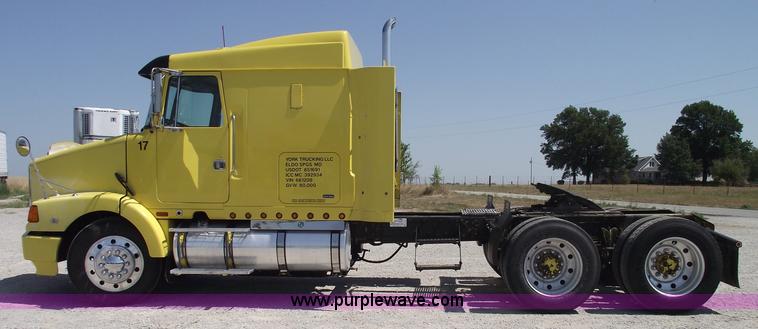 image for item A4111 1993 Volvo Whitegmc WIAM semi truck