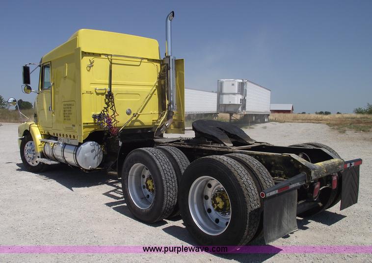 image for item A4111 1993 Volvo Whitegmc WIAM semi truck