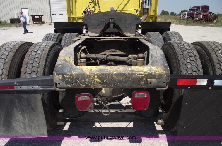 image for item A4111 1993 Volvo Whitegmc WIAM semi truck