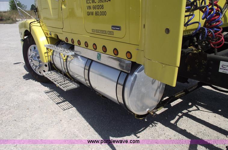 image for item A4111 1993 Volvo Whitegmc WIAM semi truck