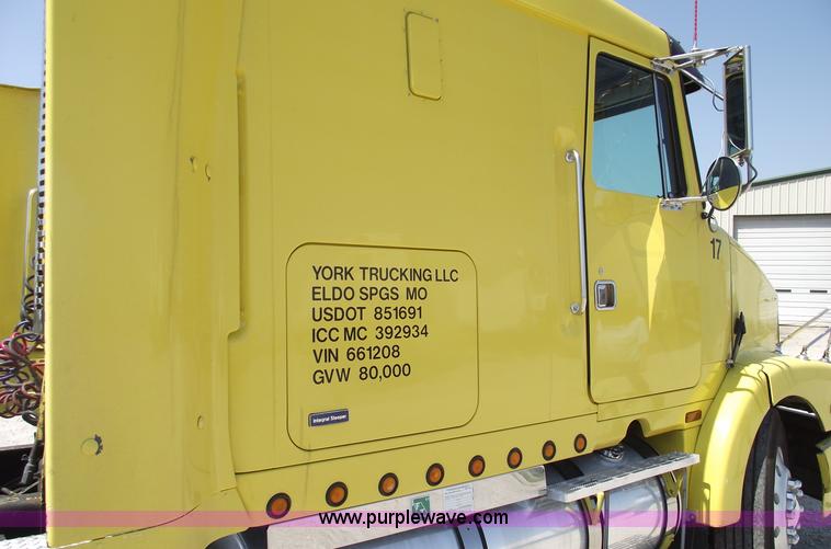 image for item A4111 1993 Volvo Whitegmc WIAM semi truck