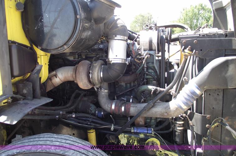 image for item A4111 1993 Volvo Whitegmc WIAM semi truck