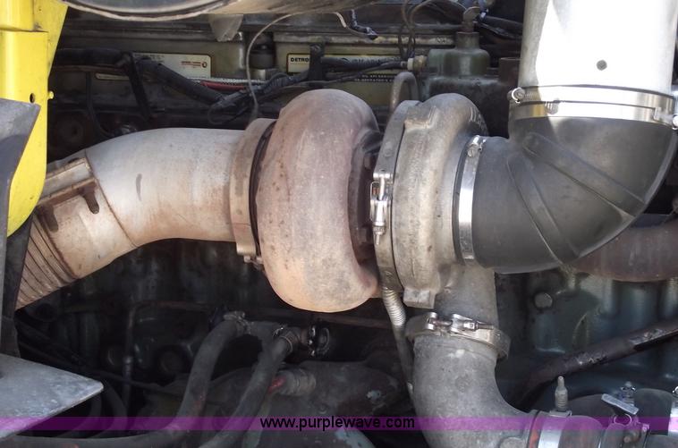 image for item A4111 1993 Volvo Whitegmc WIAM semi truck