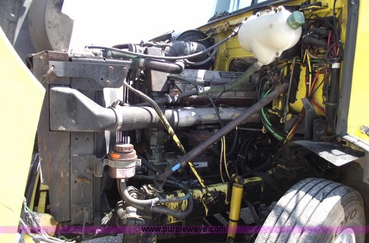 image for item A4111 1993 Volvo Whitegmc WIAM semi truck