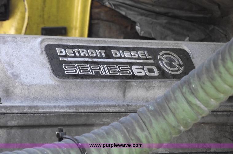 image for item A4111 1993 Volvo Whitegmc WIAM semi truck