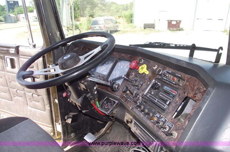 image for item A4111 1993 Volvo Whitegmc WIAM semi truck