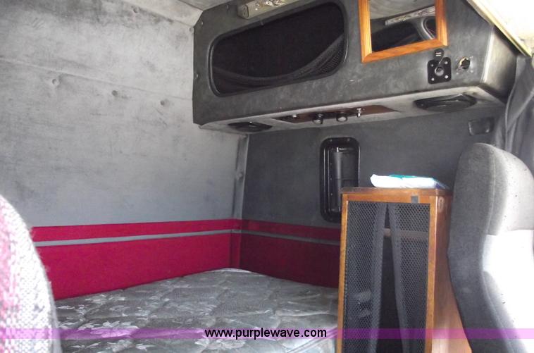 image for item A4111 1993 Volvo Whitegmc WIAM semi truck