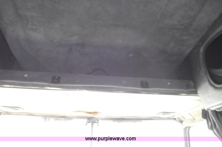 image for item A4111 1993 Volvo Whitegmc WIAM semi truck