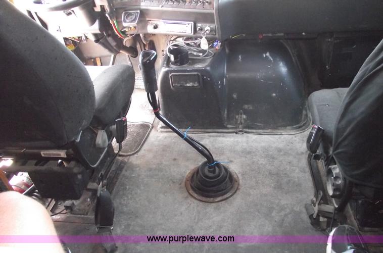 image for item A4111 1993 Volvo Whitegmc WIAM semi truck