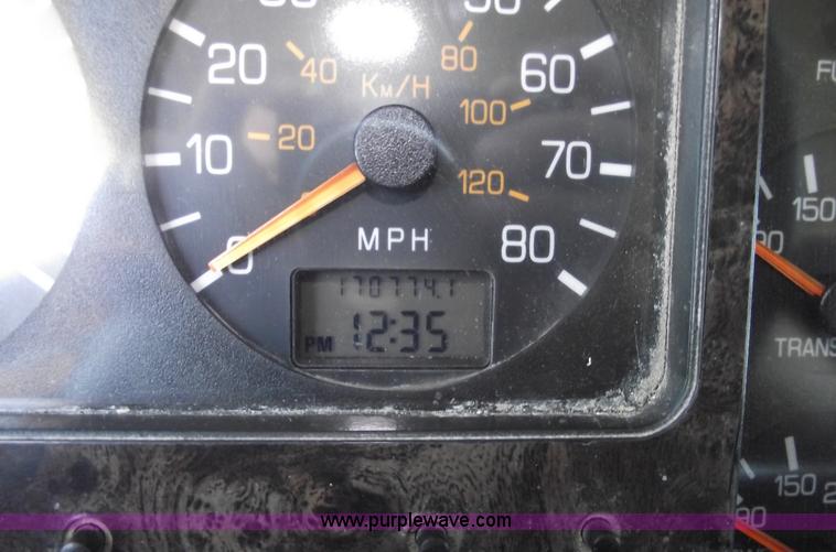 image for item A4111 1993 Volvo Whitegmc WIAM semi truck