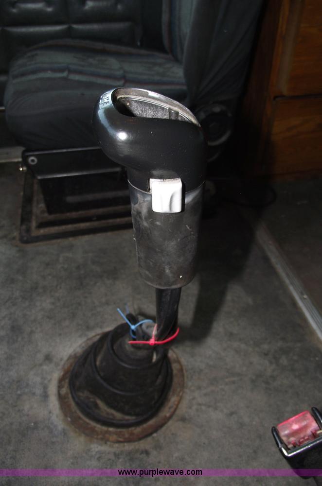 image for item A4111 1993 Volvo Whitegmc WIAM semi truck