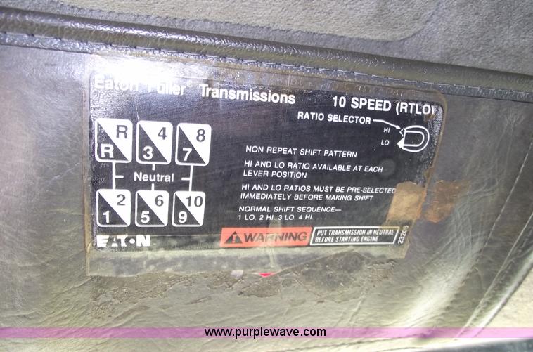 image for item A4111 1993 Volvo Whitegmc WIAM semi truck