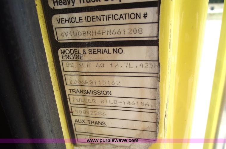 image for item A4111 1993 Volvo Whitegmc WIAM semi truck