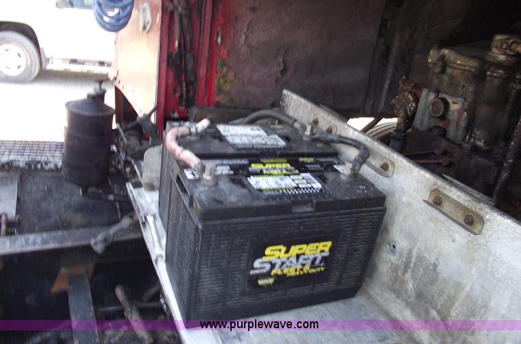 image for item A4147 1982 International CO9670 XL semi truck