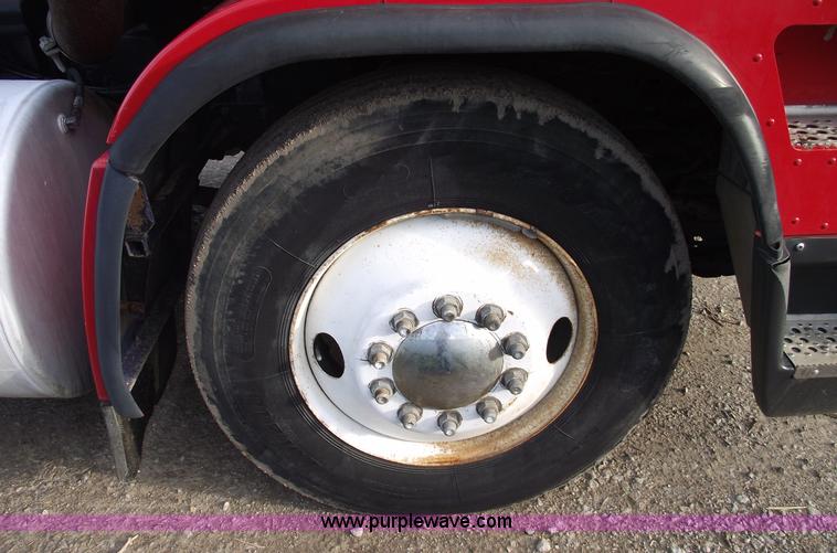 image for item A4179 1993 Freightliner FLA semi truck