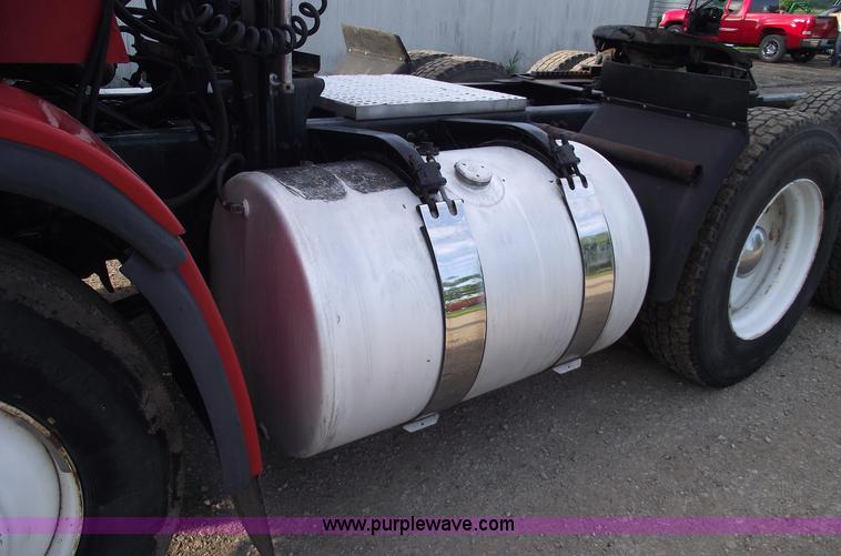 image for item A4179 1993 Freightliner FLA semi truck