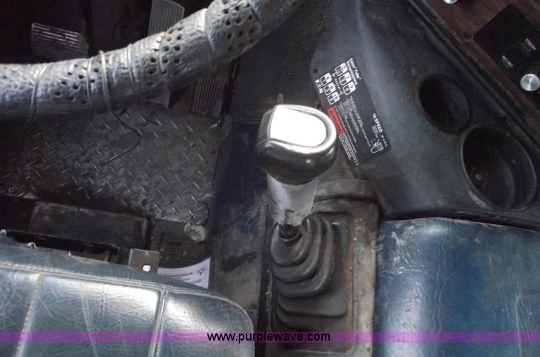 image for item A4179 1993 Freightliner FLA semi truck