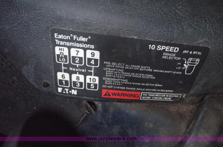 image for item A4179 1993 Freightliner FLA semi truck