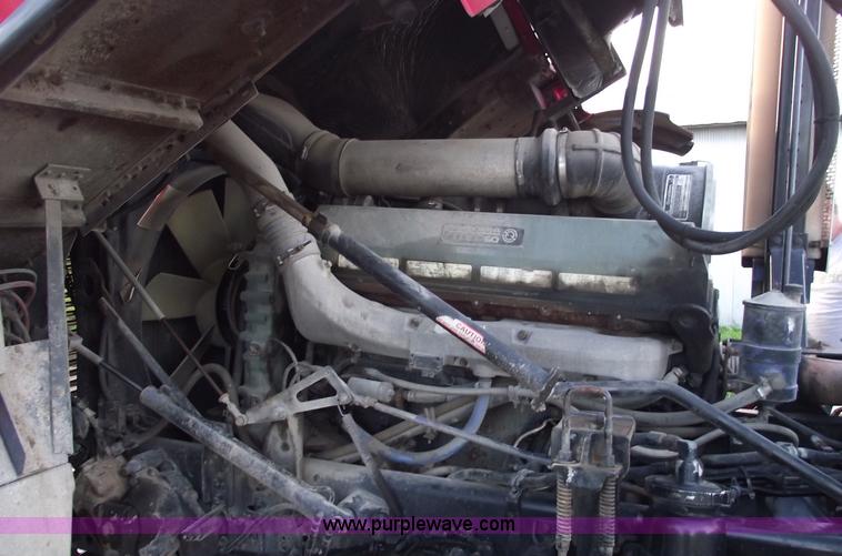 image for item A4179 1993 Freightliner FLA semi truck