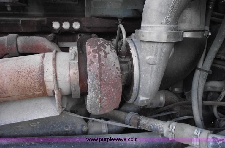 image for item A4179 1993 Freightliner FLA semi truck