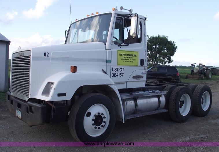 image for item A4200 1993 Freightliner FL106 semi truck