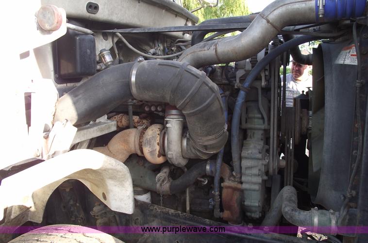 image for item A4200 1993 Freightliner FL106 semi truck