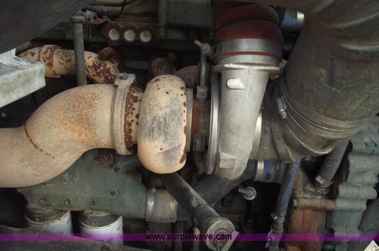 image for item A4200 1993 Freightliner FL106 semi truck