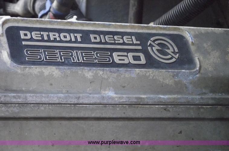 image for item A4200 1993 Freightliner FL106 semi truck