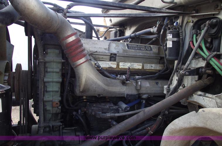 image for item A4200 1993 Freightliner FL106 semi truck