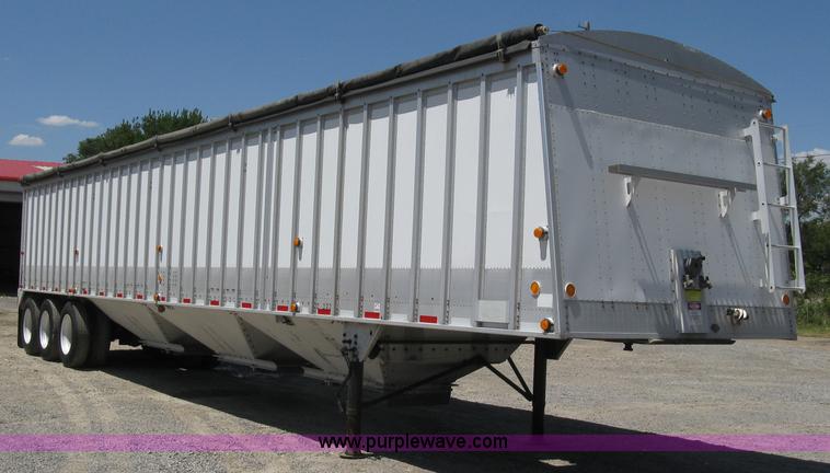 image for item A4290 2000 Cornhusker 800 aluminum grain hopper trailer