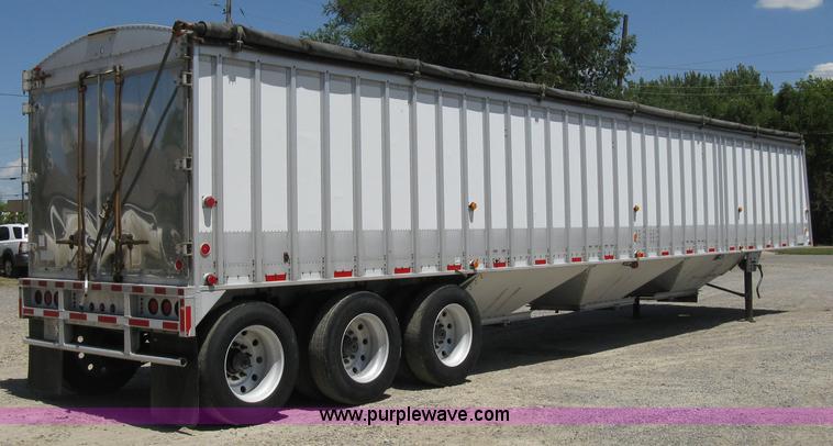 image for item A4290 2000 Cornhusker 800 aluminum grain hopper trailer