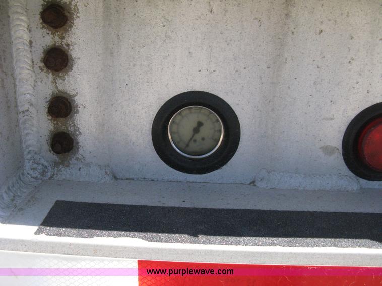 image for item A4290 2000 Cornhusker 800 aluminum grain hopper trailer