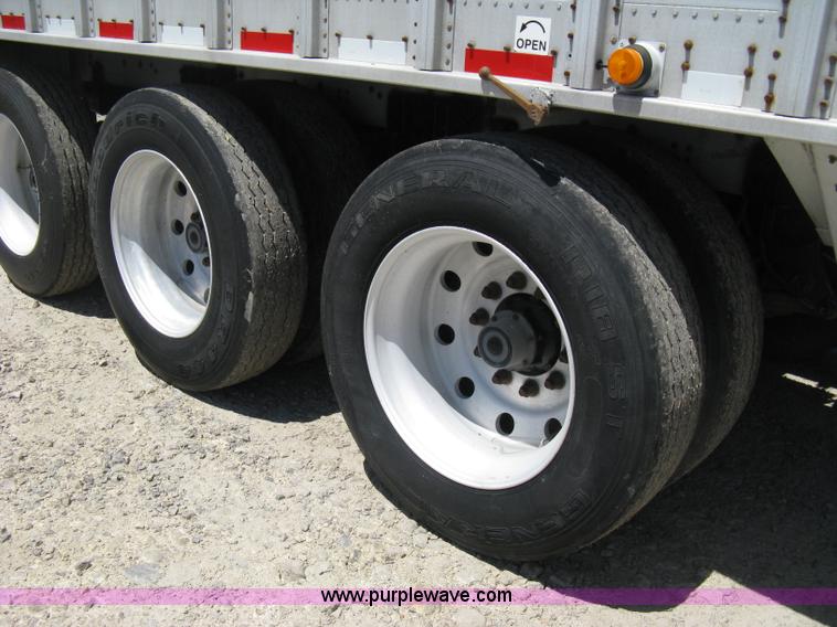 image for item A4290 2000 Cornhusker 800 aluminum grain hopper trailer