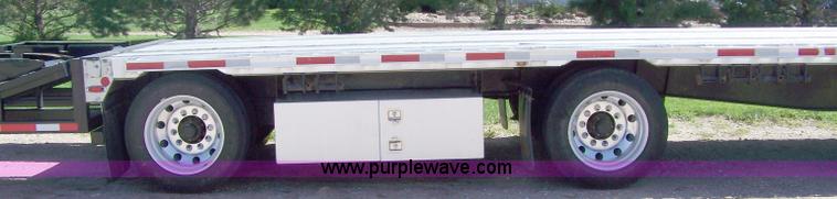 image for item A4557 2007 Fontaine 53' drop deck trailer
