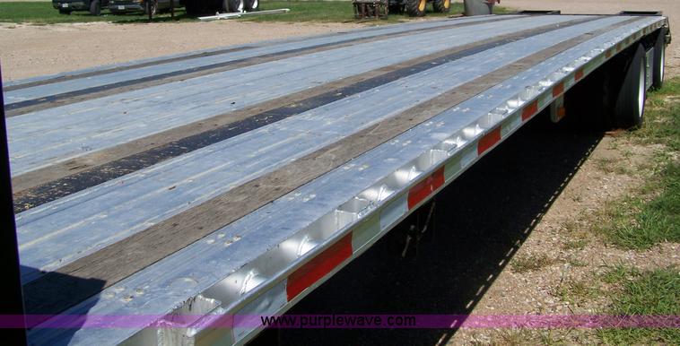 image for item A4557 2007 Fontaine 53' drop deck trailer