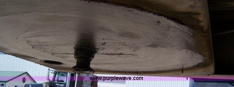 image for item A4557 2007 Fontaine 53' drop deck trailer